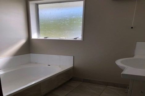 Photo of property in 55 Norana Road, Timberlea, Upper Hutt, 5018