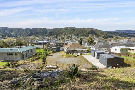 Photo of property in 10 Dover Road, Wainuiomata, Lower Hutt, 5014