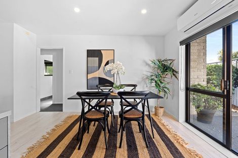 Photo of property in 2/99 Riverside Road, Orewa, 0931