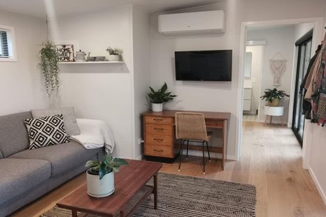 Photo of property in 56 Valley View Road, Glenfield, Auckland, 0629
