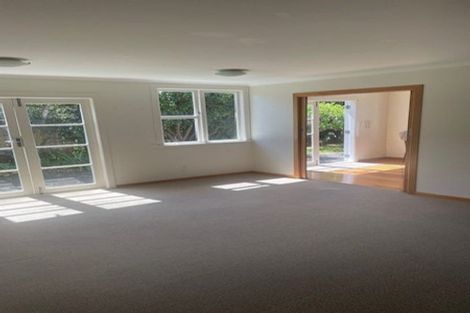 Photo of property in 21 Rauparaha Street, Waikanae Beach, Waikanae, 5036