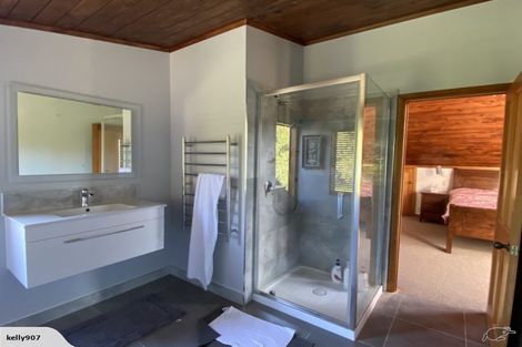 Photo of property in 60 Cheriton Road, Mellons Bay, Auckland, 2014