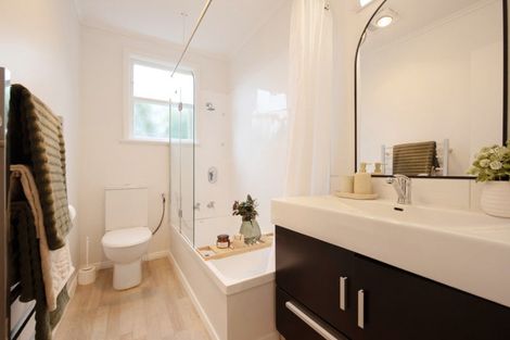 Photo of property in 135 Ruskin Road, Newlands, Wellington, 6037