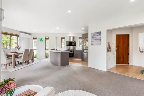 Photo of property in 5 George Deane Place, Greenhithe, Auckland, 0632