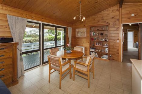 Photo of property in 10 Kitewao Street, Northcote, Auckland, 0627