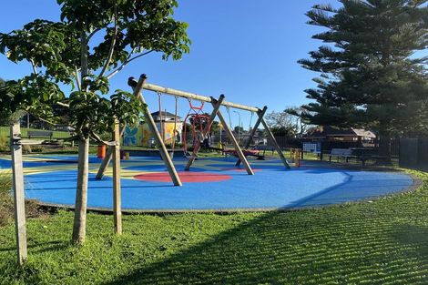 Photo of property in 1/15 Roys Road, Weymouth, Auckland, 2103