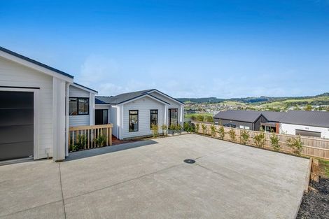 Photo of property in 4d Forlong Rise, Helensville, 0800