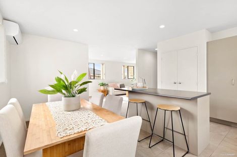 Photo of property in 33 Cityview Place, Massey, Auckland, 0614