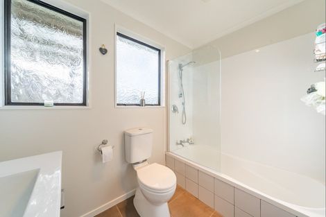 Photo of property in 57 Hartford Crescent, Totara Park, Upper Hutt, 5018