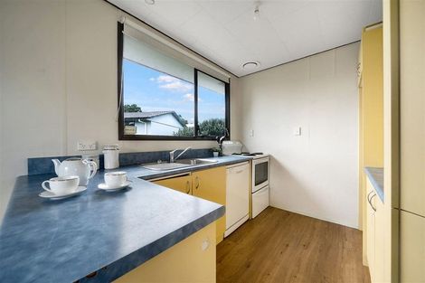 Photo of property in 2/76 Parrs Cross Road, Henderson, Auckland, 0612