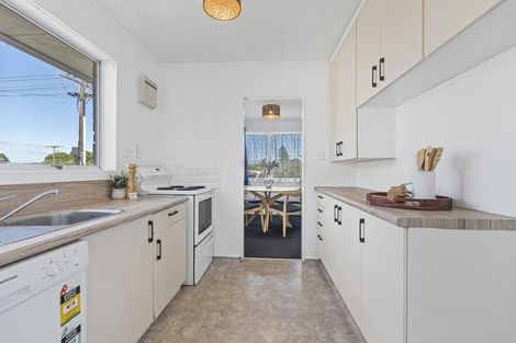 Photo of property in 1/35 Clemow Road, Fitzroy, New Plymouth, 4312