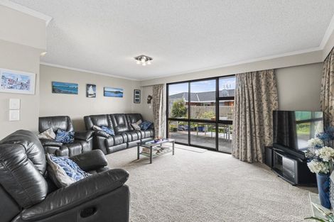 Photo of property in 95 Manu Crescent, Upper Vogeltown, New Plymouth, 4310