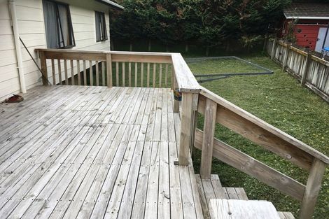 Photo of property in 2/8 Camilla Grove, Totara Vale, Auckland, 0629