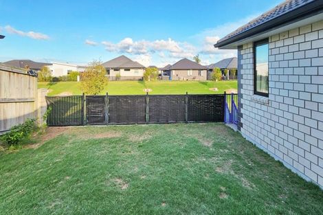 Photo of property in 93 Te Kio Crescent, Papamoa Beach, Papamoa, 3118
