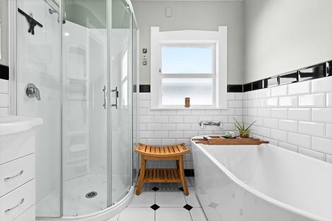 Photo of property in 18 Evenden Road, Tomoana, Hastings, 4120