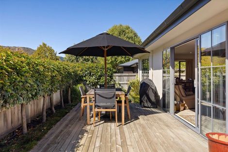 Photo of property in 4 Innes Place, Arrowtown, 9302