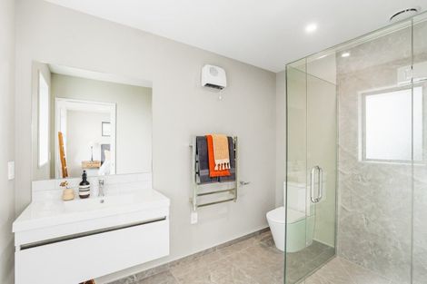 Photo of property in 223b Mount Pleasant Road, Mount Pleasant, Christchurch, 8081