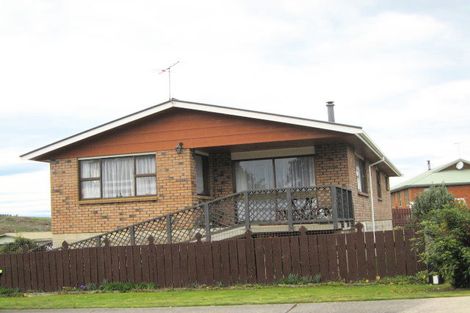 Photo of property in 28 Mcneil Street, Balclutha, 9230