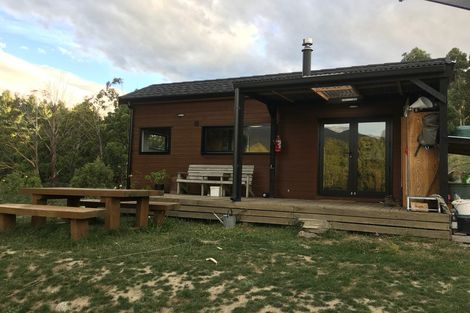 Photo of property in 1 Maude View Road, Hawea Flat, Wanaka, 9382