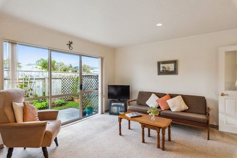 Photo of property in 6 Glen Loch Place, Paraparaumu, 5032