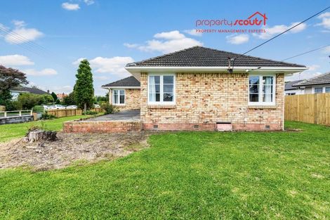 Photo of property in 16 Serjeant Street, Henderson, Auckland, 0612