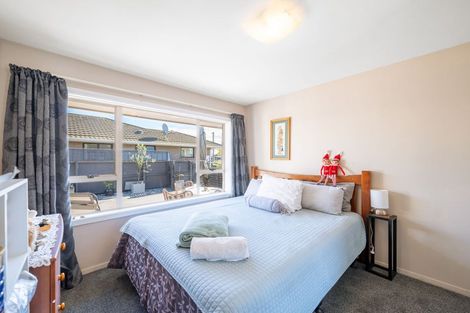 Photo of property in 14 Bideford Place, Dallington, Christchurch, 8061