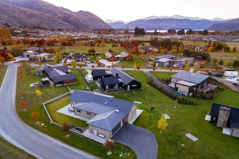 Photo of property in 1 Parkview Street, Wanaka, 9382