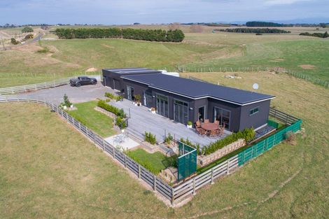 Photo of property in 567 Lethbridge Road, Halcombe, 4775