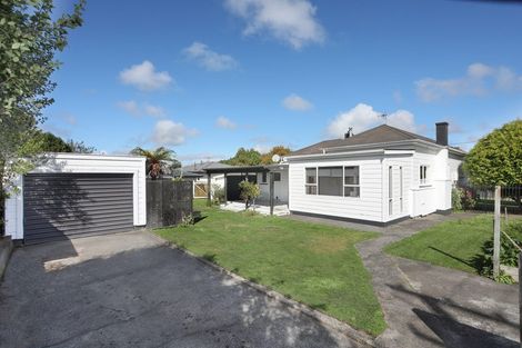 Photo of property in 40 Follett Street, Marton, 4710