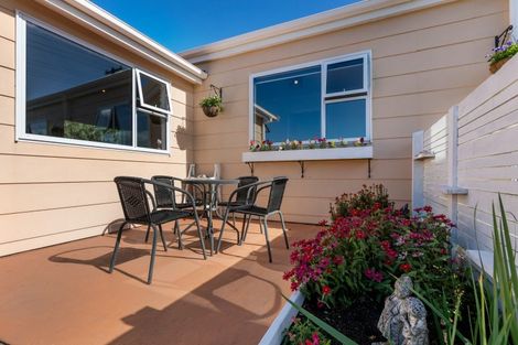 Photo of property in 5a High Street West, Waitara, 4320