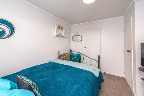Photo of property in 102 Hinau Street, Castlecliff, Whanganui, 4501