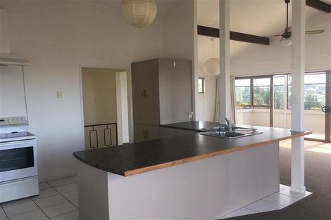 Photo of property in 85 Wade River Road, Stanmore Bay, Whangaparaoa, 0932