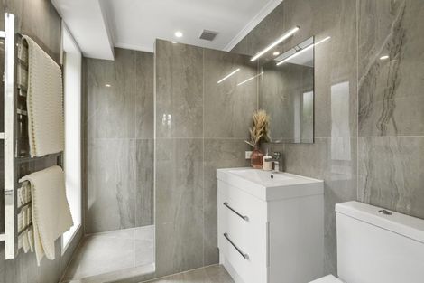 Photo of property in 15 Rangi Avenue, Schnapper Rock, Auckland, 0632