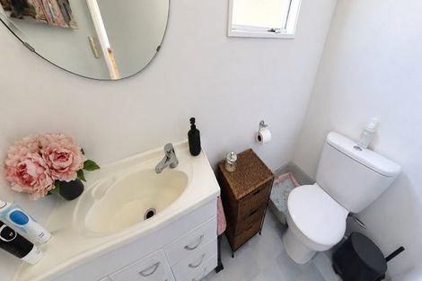Photo of property in 4 Lyons Crescent, Strathmore Park, Wellington, 6022