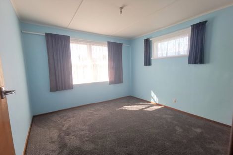 Photo of property in 11 Robert Burke Place, Henderson, Auckland, 0612