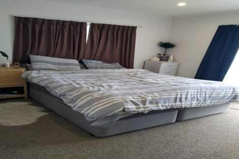 Photo of property in 10 Sabana Place, Unsworth Heights, Auckland, 0632