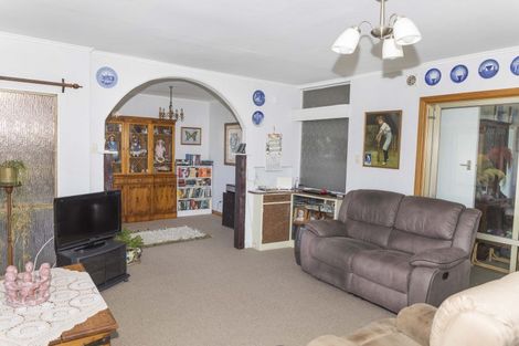 Photo of property in 73 Barraud Street, Dannevirke, 4930
