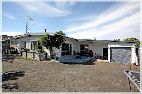 Photo of property in 99 Botanical Road, Takaro, Palmerston North, 4412