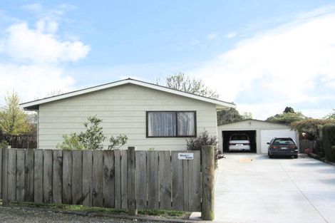 Photo of property in 12 Matthew Place, Kawaha Point, Rotorua, 3010