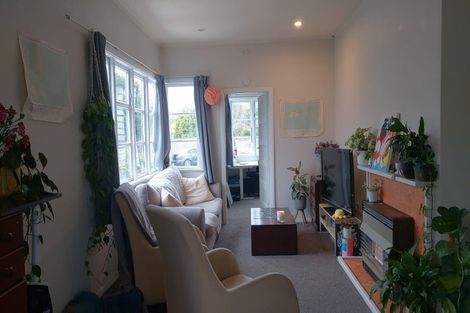 Photo of property in 16 Rangiora Avenue, Roslyn, Palmerston North, 4414