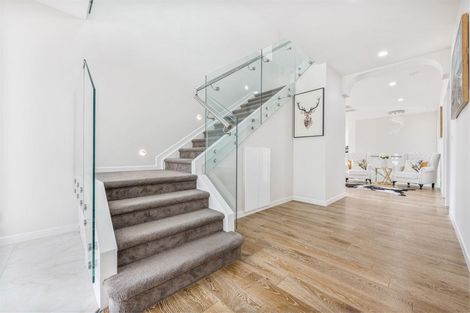 Photo of property in 23 Bartells Drive, Goodwood Heights, Auckland, 2105