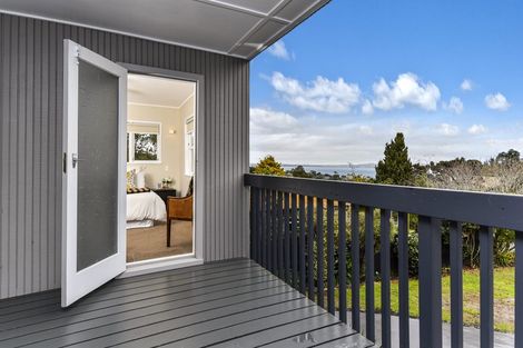 Photo of property in 3 Anchor Place, Beach Haven, Auckland, 0626