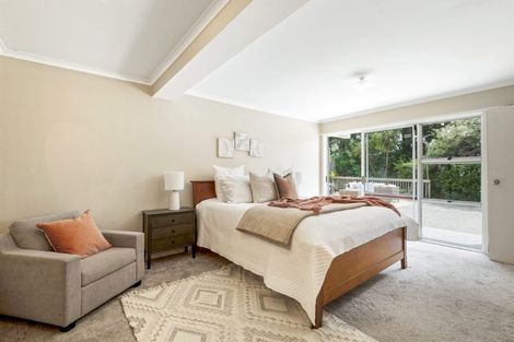 Photo of property in 8 Tranquil Glade, Hillcrest, Auckland, 0627