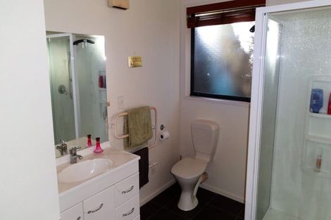 Photo of property in 5 John Morel Place, Parklands, Christchurch, 8083