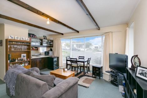 Photo of property in 34 Duchess Place, Maupuia, Wellington, 6022