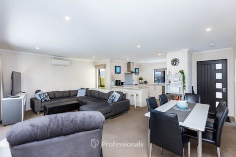 Photo of property in 27 Somerby Mews, Silverstream, Upper Hutt, 5019