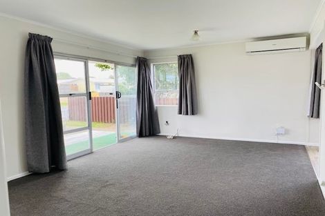 Photo of property in 21 Kemble Close, Mangere, Auckland, 2022