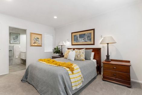 Photo of property in 2/52 Uxbridge Road, Mellons Bay, Auckland, 2014