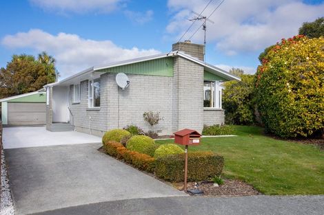 Photo of property in 16 Geelong Place, Burnside, Christchurch, 8053