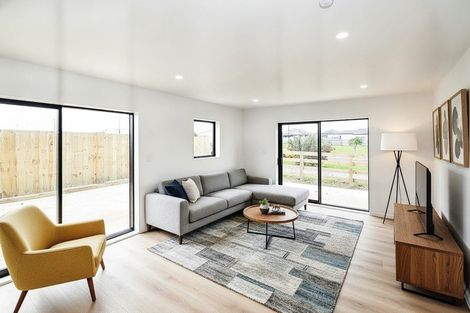 Photo of property in 107 Mutetai Road, Clarks Beach, 2122